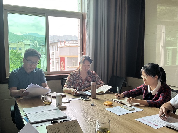 华亿体育召开2021年10月中层干部会