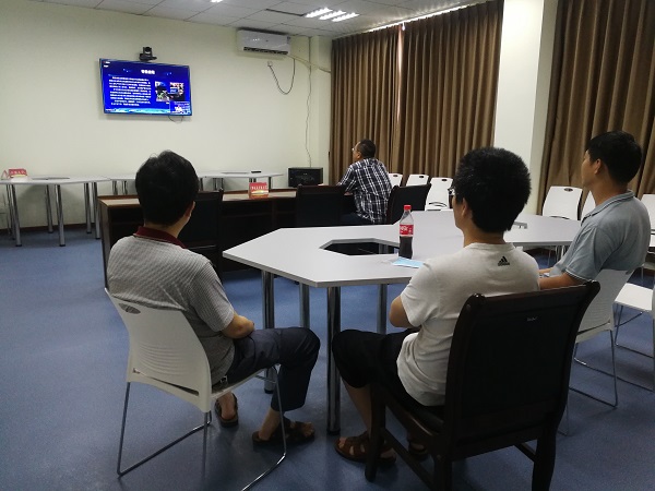 华亿体育收看“开大讲坛”信息工程前沿与应用