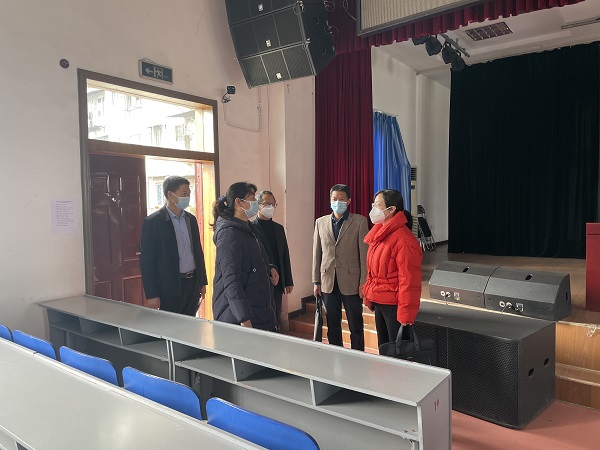 市教育和体育局局长李福惠到华亿体育调研