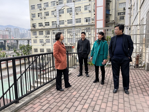 四川开放大学校长王玲莅临华亿体育调研
