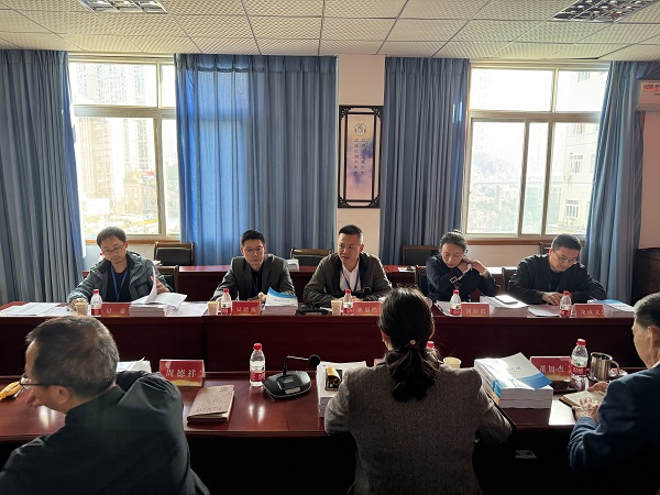 市政府教育督导委员会莅临华亿体育开展2022—2023学年度督导评估检查